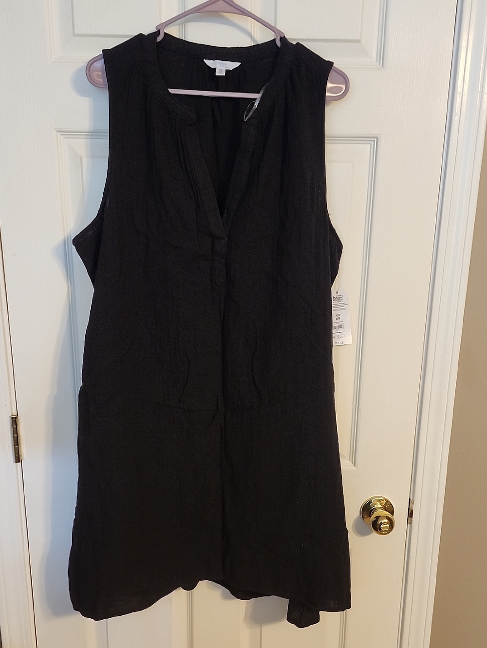 Time and Tru Black Sleeveless Tunic